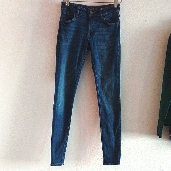 Old Navy Rockstar Skinny Jeans - Picture 1 of 3